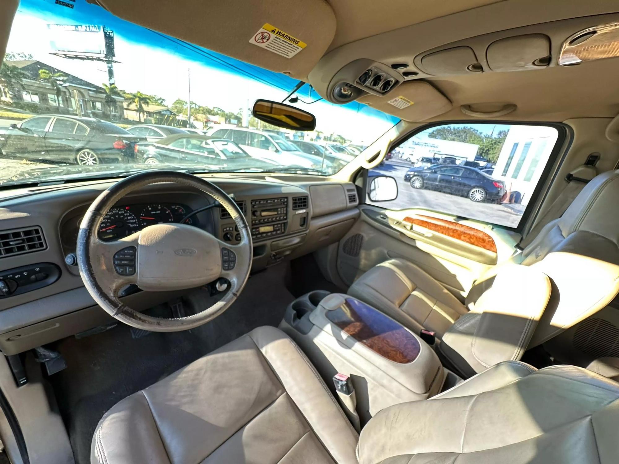 2002 Ford Excursion Limited photo 31