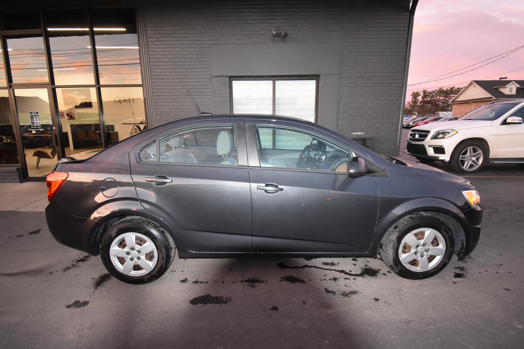 2014 Chevrolet Sonic LS photo 37