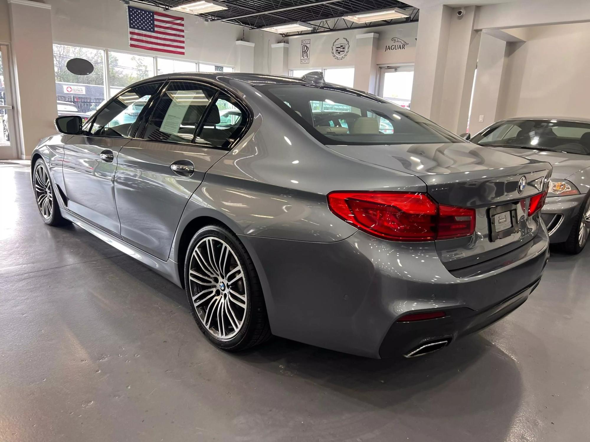 2017 BMW 5 Series 540i photo 5