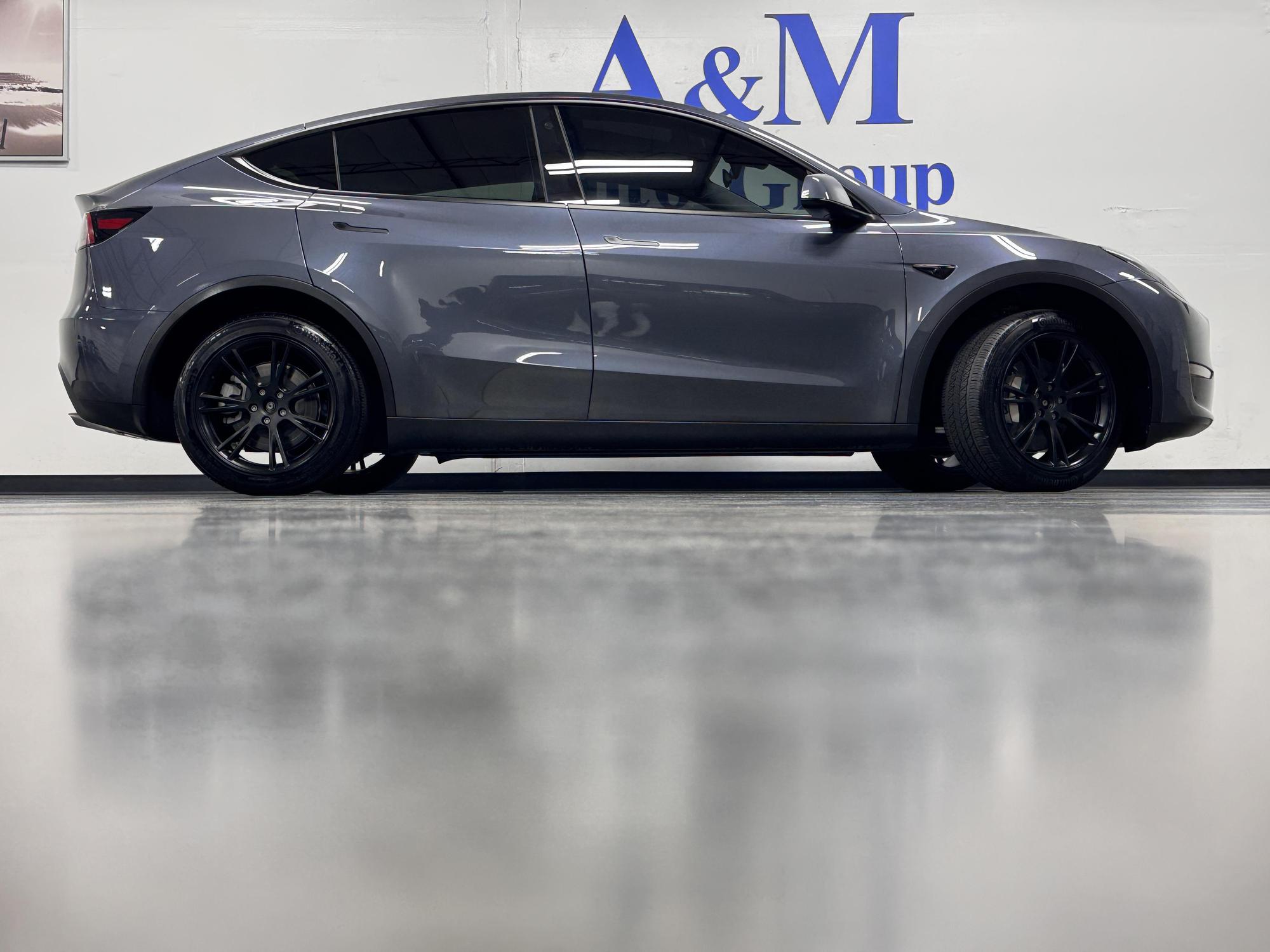 2023 Tesla Model Y Long Range photo 23