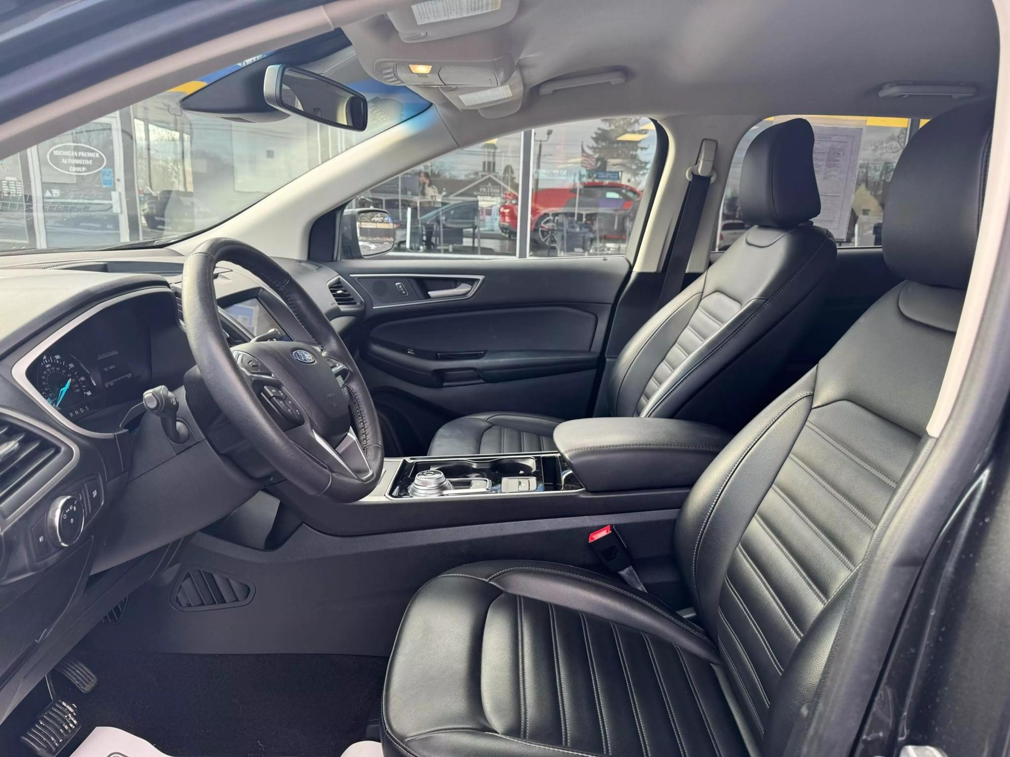 2020 Ford Edge SEL photo 17