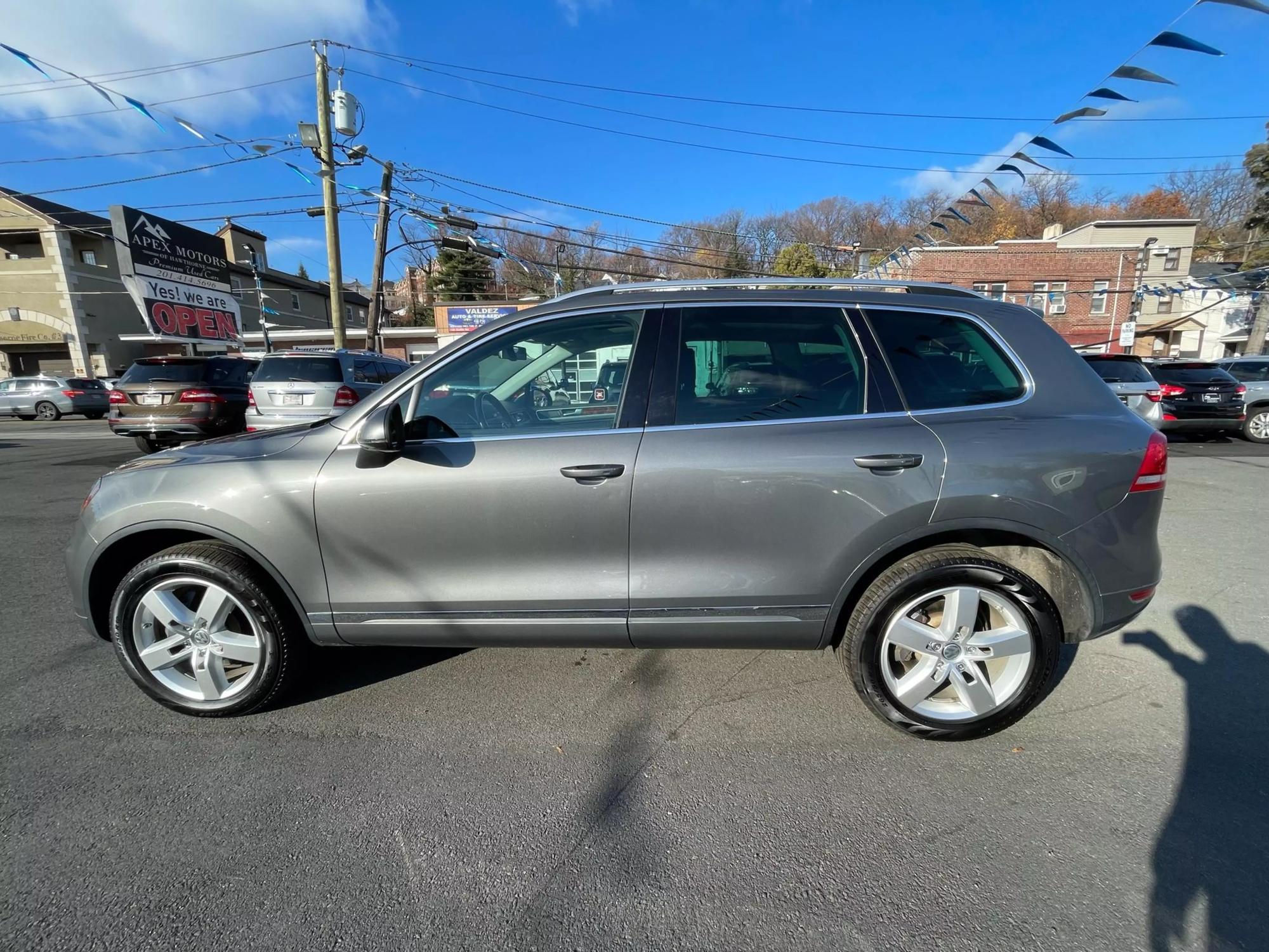 2014 Volkswagen Touareg Sport photo 73