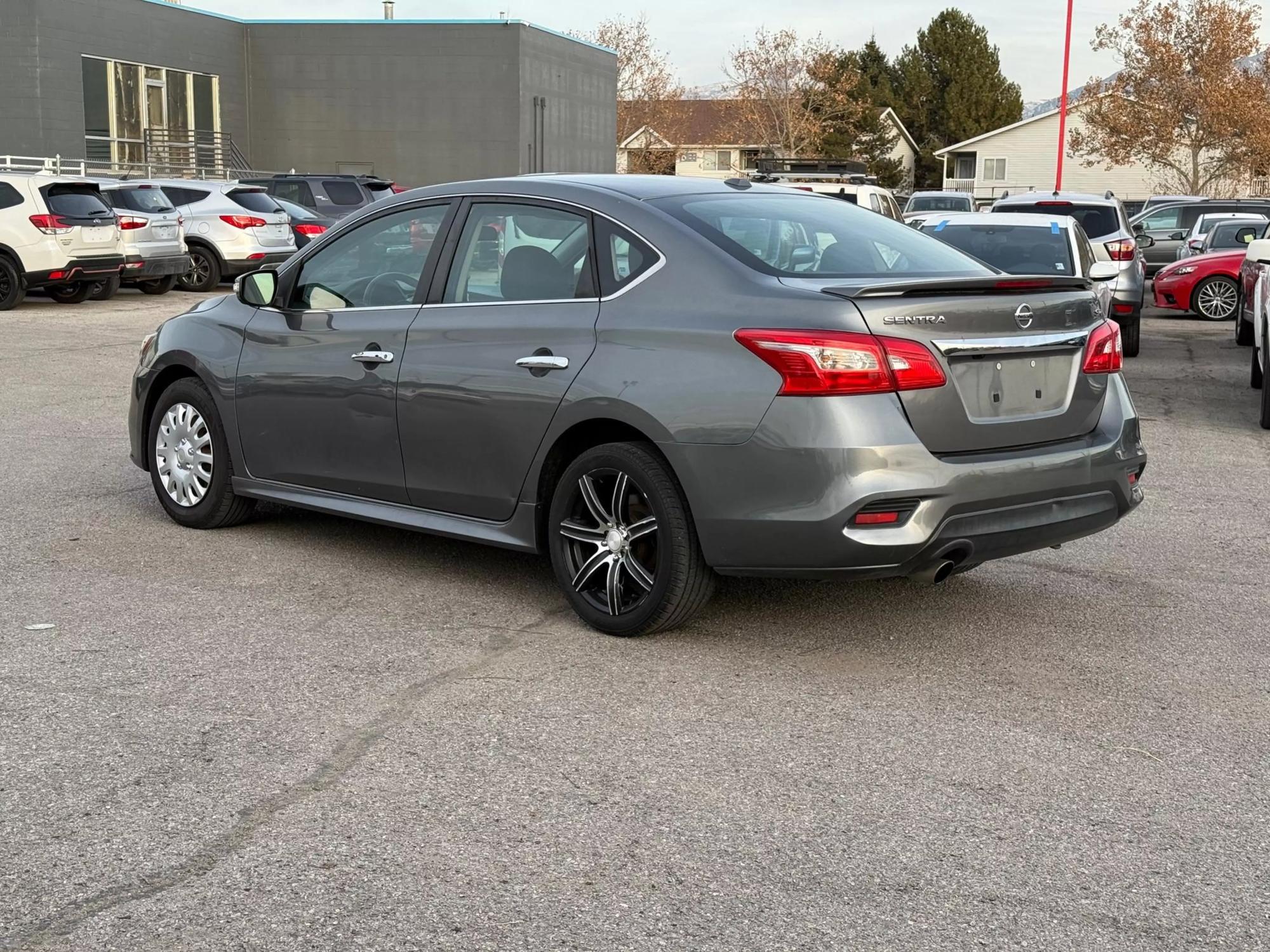 2016 Nissan Sentra SR photo 22