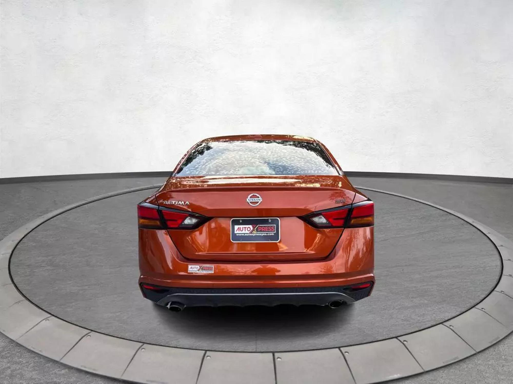 2021 Nissan Altima SR photo 27