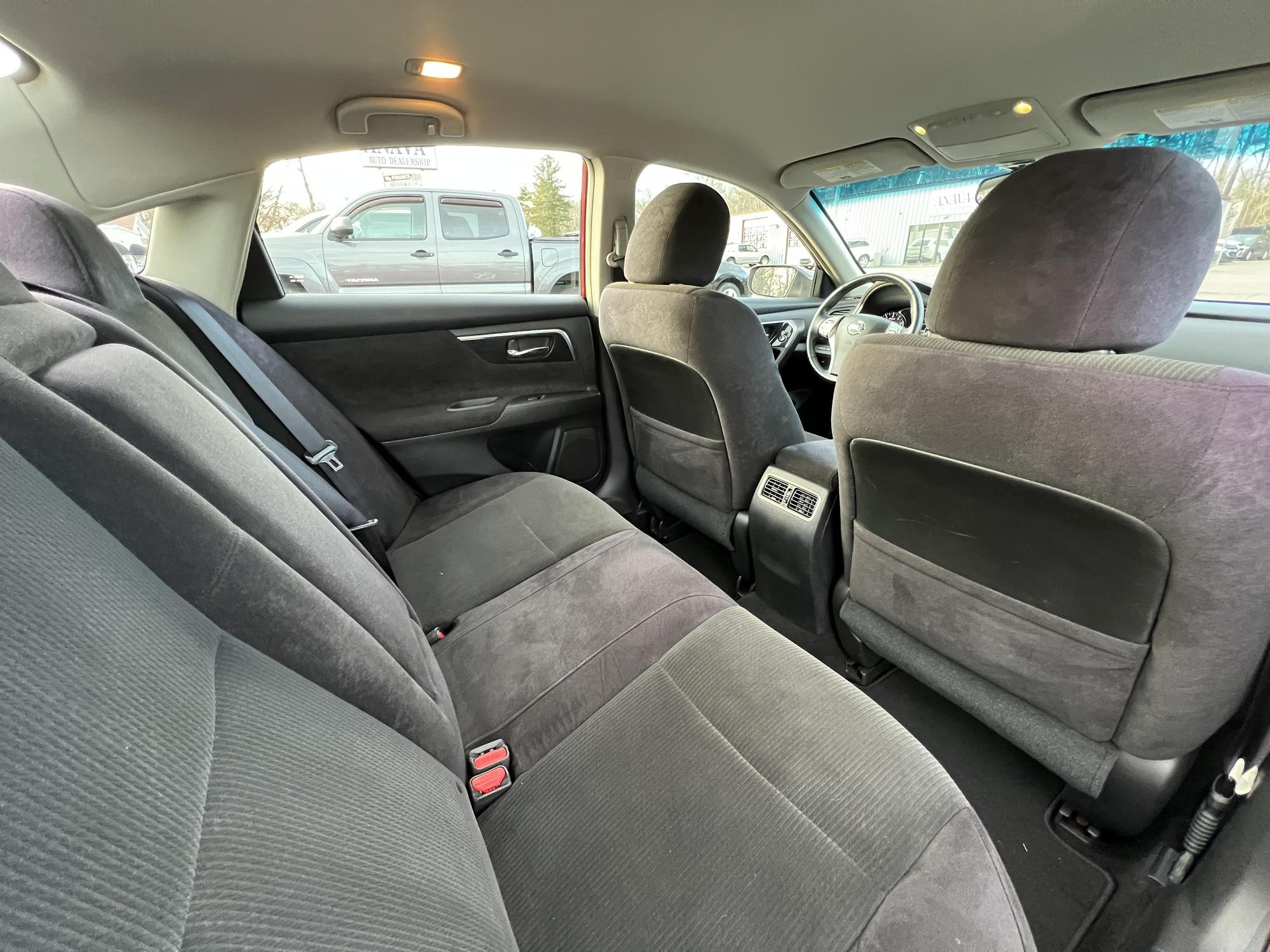 2013 Nissan Altima Sedan SV photo 68