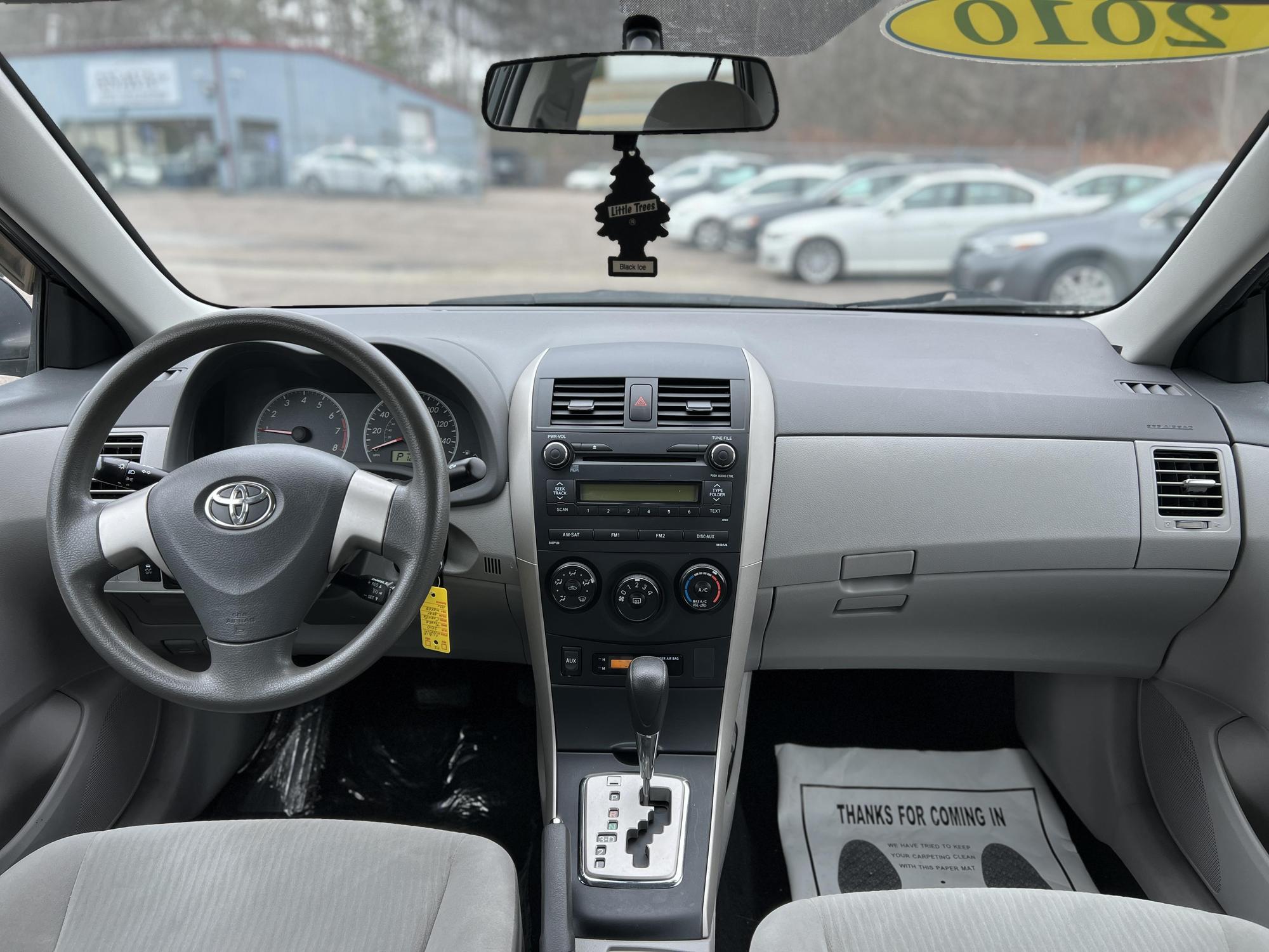 2010 Toyota Corolla LE photo 56