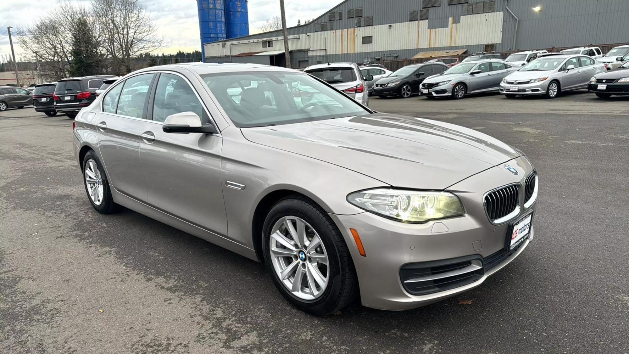 2014 BMW 5 Series 528i photo 38