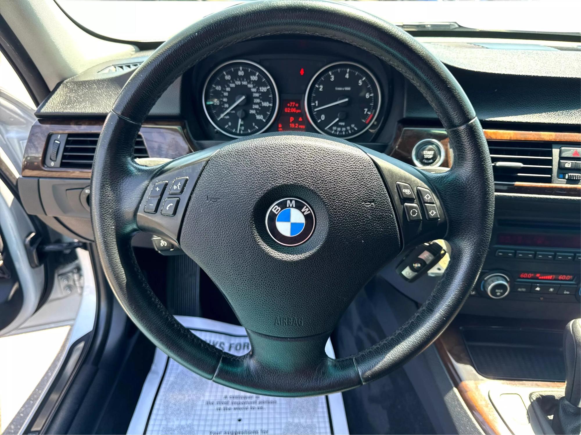 2011 BMW 3 Series 328i photo 48