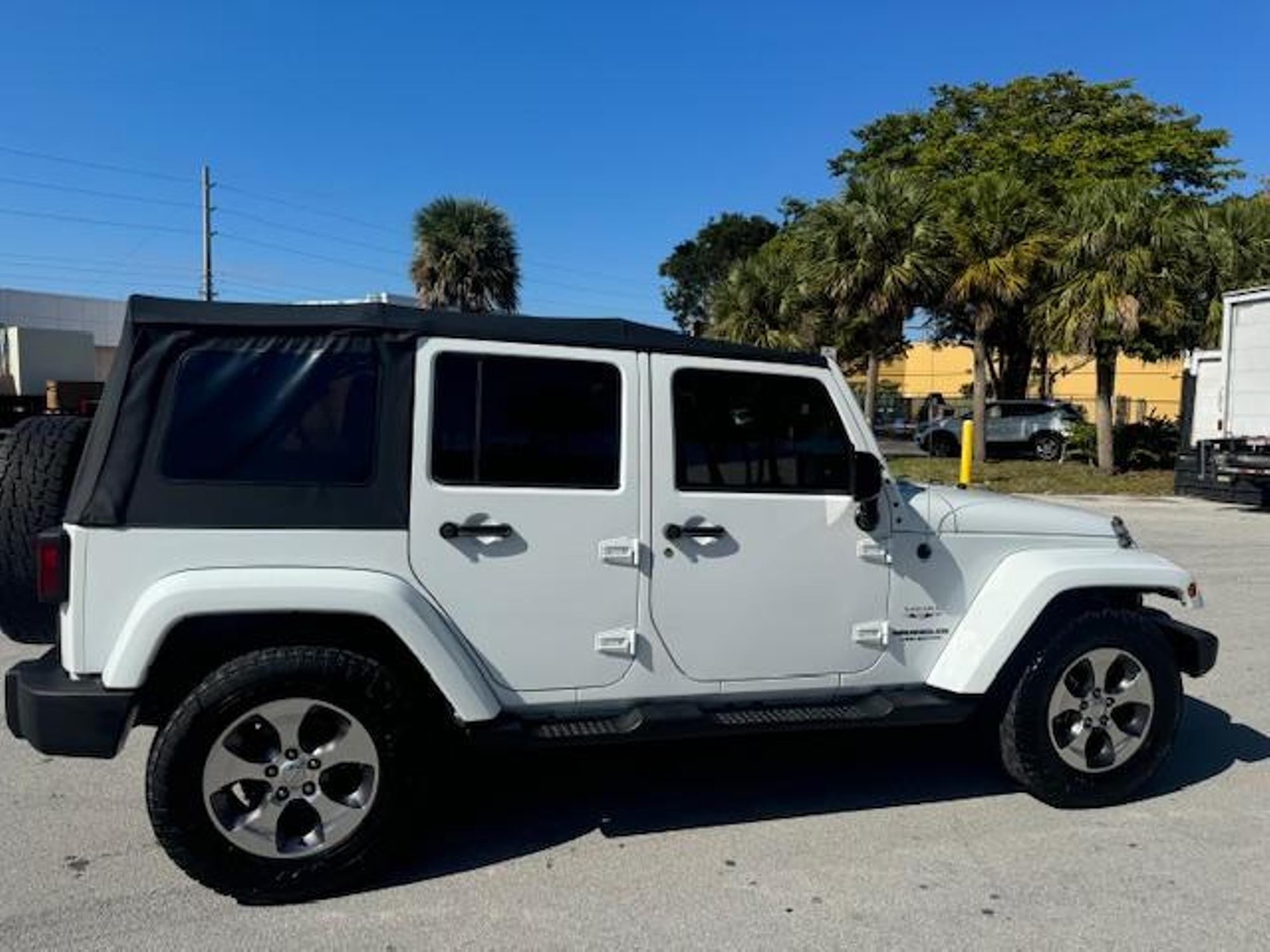 2016 Jeep Wrangler Unlimited Sahara photo 36