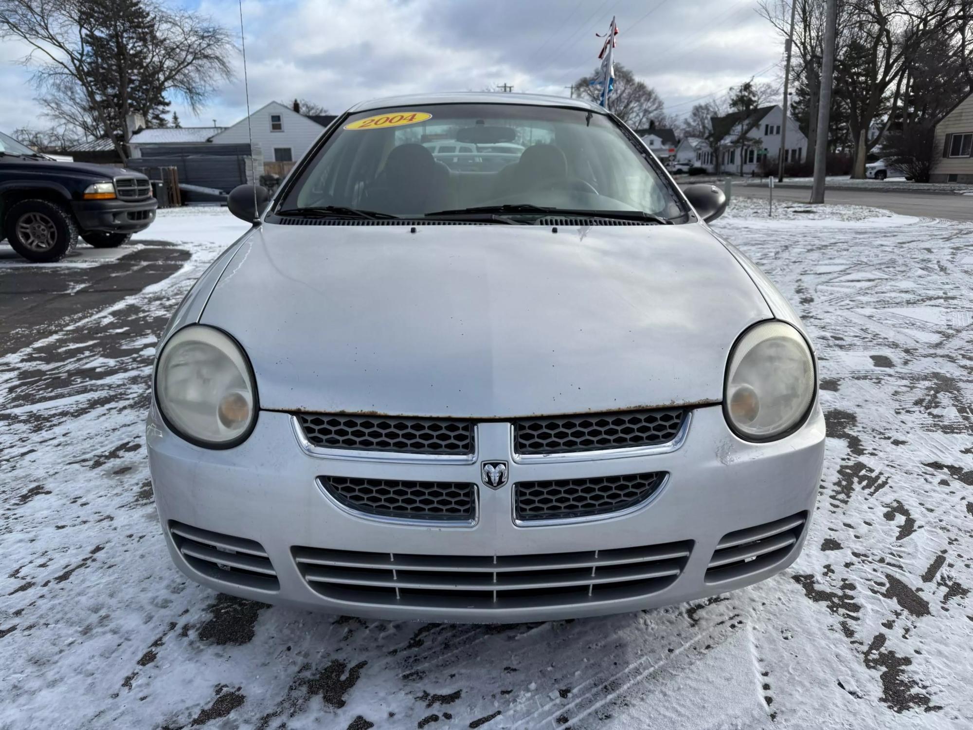 2004 Dodge Neon SXT photo 9