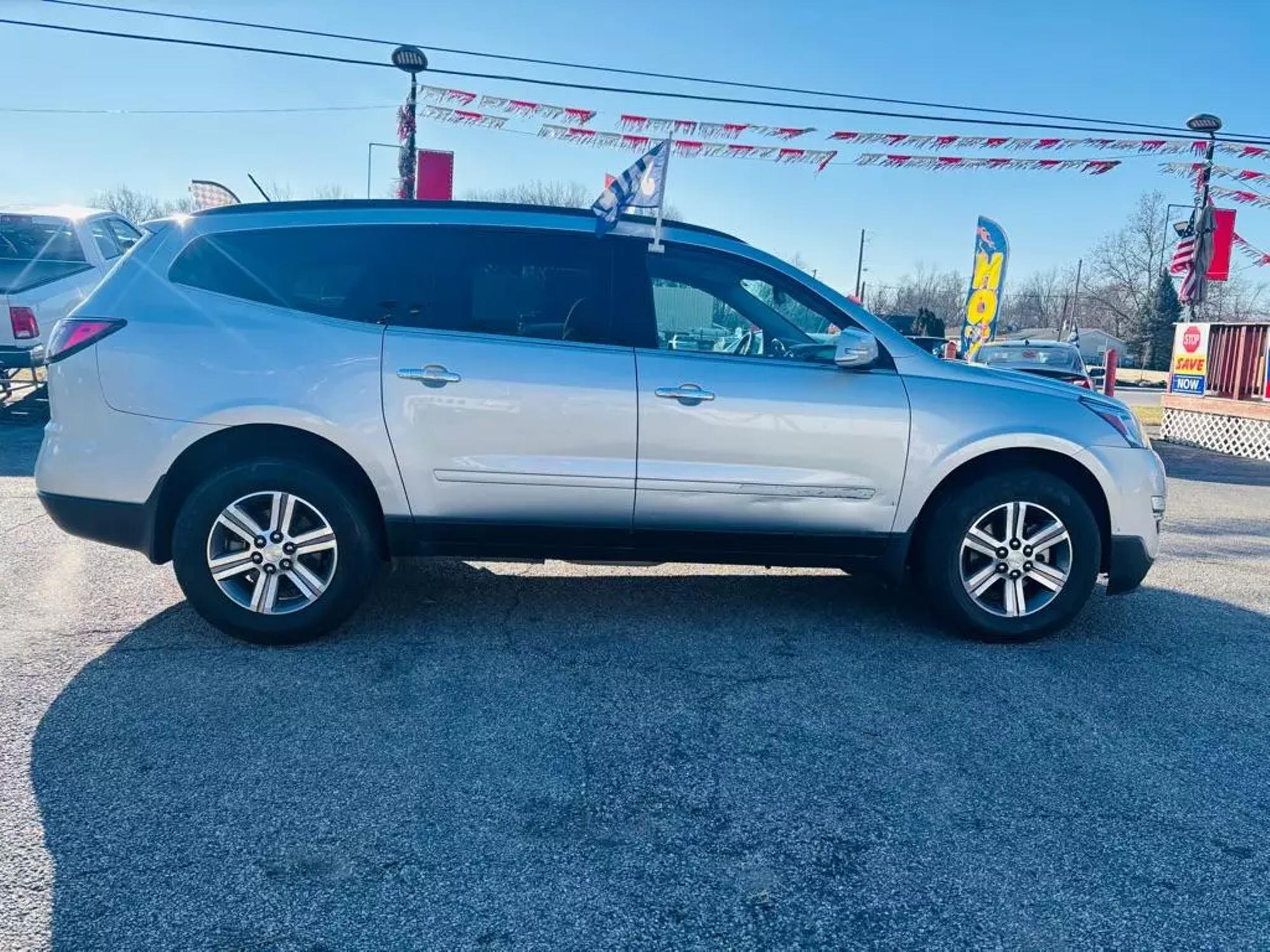 2015 Chevrolet Traverse 1LT photo 35