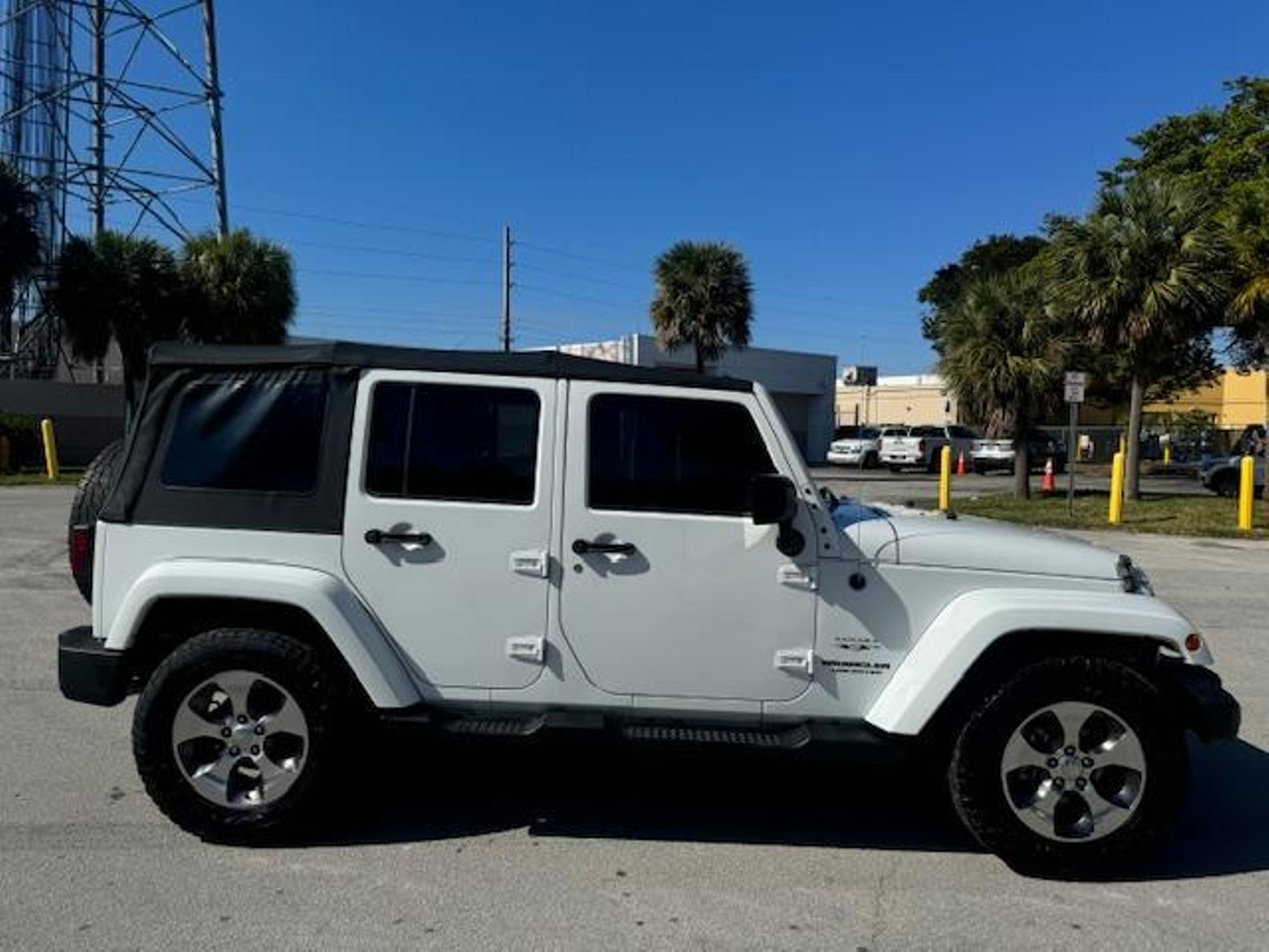 2016 Jeep Wrangler Unlimited Sahara photo 35