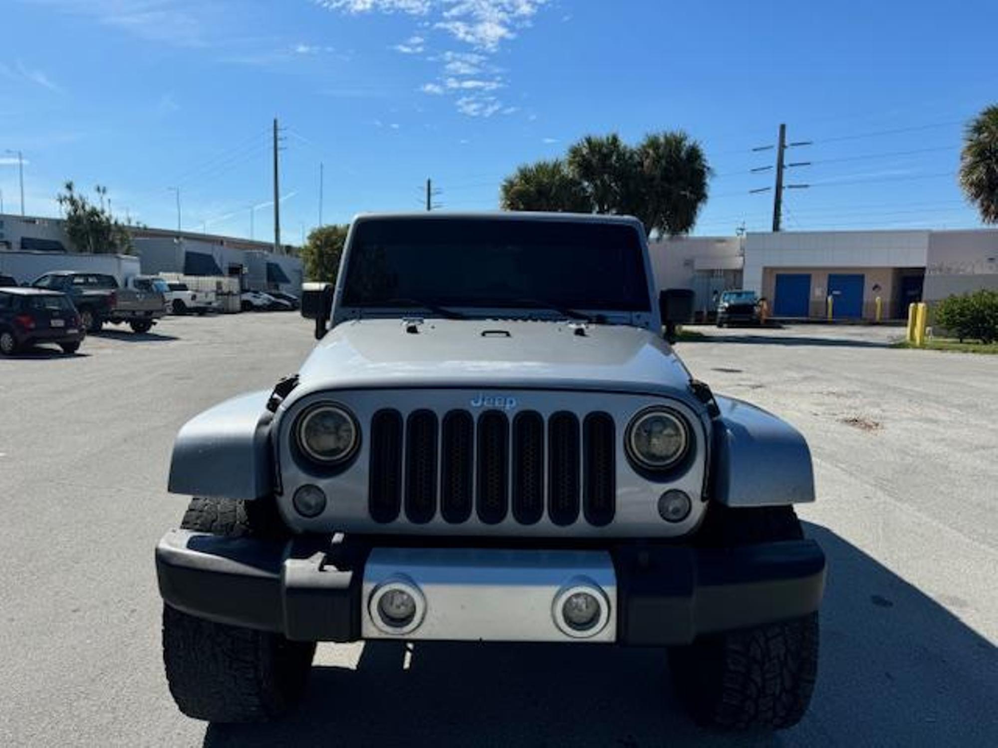 2013 Jeep Wrangler Unlimited Sahara photo 35