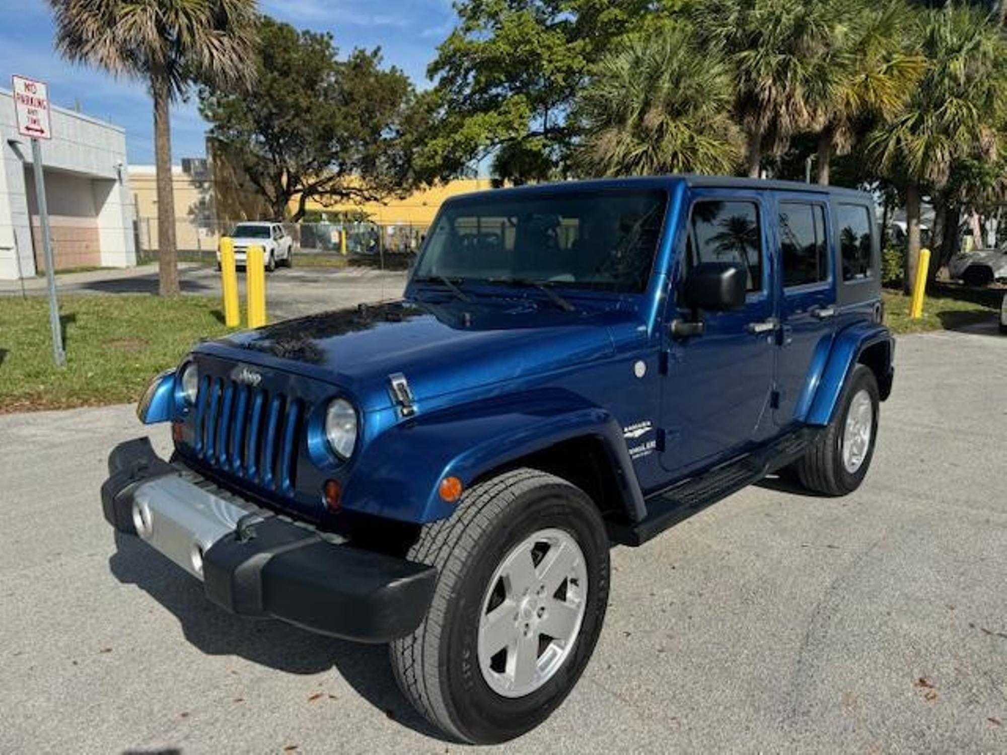 2010 Jeep Wrangler Unlimited Sahara photo 21