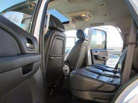 2013 GMC YUKON SUV V8, FLEX FUEL, 5.3 LITER SLT SPORT UTILITY 4D - LA Auto Star in Virginia Beach, VA