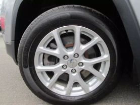 Used 2015 JEEP CHEROKEE SUV 4-CYL, PZEV, 2.4 LITER LATITUDE SPORT UTILITY 4D - LA Auto Star located in Virginia Beach, VA