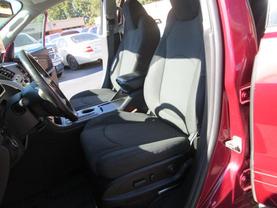 2011 CHEVROLET TRAVERSE SUV V6, 3.6 LITER LT SPORT UTILITY 4D - LA Auto Star
