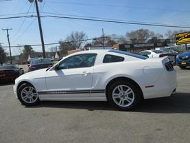 2013 FORD MUSTANG COUPE V6, 3.7 LITER V6 COUPE 2D - LA Auto Star