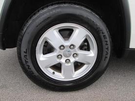 2011 JEEP GRAND CHEROKEE SUV V6, FLEX FUEL, 3.6 LITER LAREDO SPORT UTILITY 4D - LA Auto Star in Virginia Beach, VA