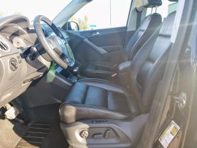 2010 Volkswagen Tiguan - Image 32