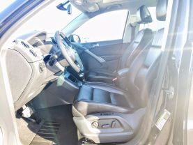 2010 Volkswagen Tiguan - Image 30