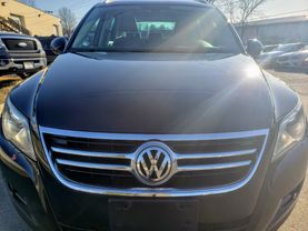 2010 Volkswagen Tiguan - Image 23