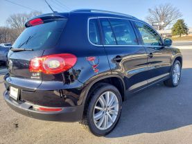 2010 Volkswagen Tiguan - Image 19