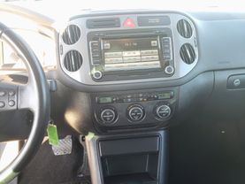 2010 Volkswagen Tiguan - Image 51