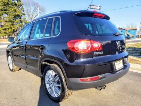 2010 Volkswagen Tiguan - Image 9