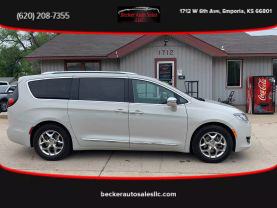 2017 CHRYSLER PACIFICA VAN V6, 3.6 LITER LIMITED MINIVAN 4D - Becker Auto Sales LLC in Emporia, KS