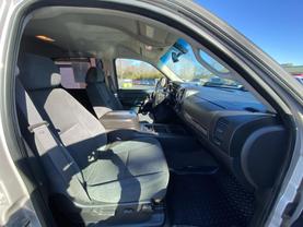 2007 CHEVROLET SILVERADO 2500 HD CREW CAB PICKUP V8, 6.6L TURBO DSL LT PICKUP 4D 6 1/2 FT - LA Auto Star in Virginia Beach, VA