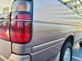1994 TOYOTA HIACE VAN 1KZ-TE SUPER CUSTOM LIMITED