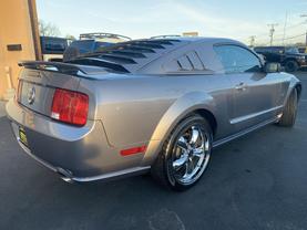 2006 FORD MUSTANG COUPE V8, 4.6 LITER GT PREMIUM COUPE 2D - LA Auto Star