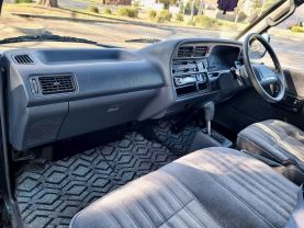 1993 TOYOTA HIACE COMMUTER VAN 3L CONTEMPO