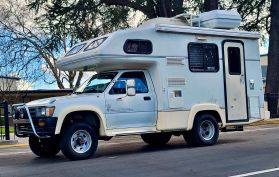 1993 TOYOTA HILUX TRUCK 3L GALAXY