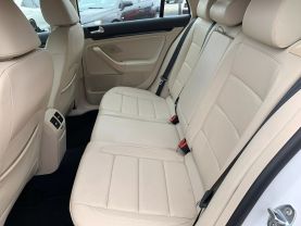 Used 2014 VOLKSWAGEN JETTA SPORTWAGEN WAGON 4-CYL, TURBO DIESEL, 2.0 LITER 2.0L TDI SPORT WAGON 4D - LA Auto Star located in Virginia Beach, VA