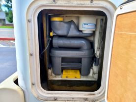 1993 TOYOTA HILUX TRUCK 3L GALAXY