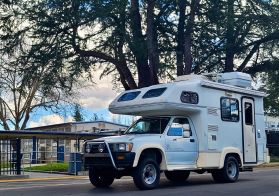 1993 TOYOTA HILUX TRUCK 3L GALAXY