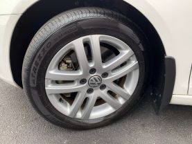 Used 2014 VOLKSWAGEN JETTA SPORTWAGEN WAGON 4-CYL, TURBO DIESEL, 2.0 LITER 2.0L TDI SPORT WAGON 4D - LA Auto Star located in Virginia Beach, VA