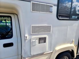 1993 TOYOTA HILUX TRUCK 3L GALAXY