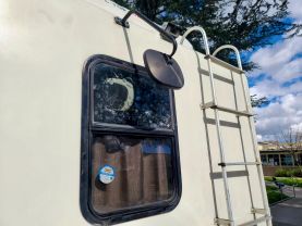 1993 TOYOTA HILUX TRUCK 3L GALAXY