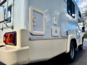 1993 TOYOTA HILUX TRUCK 3L GALAXY