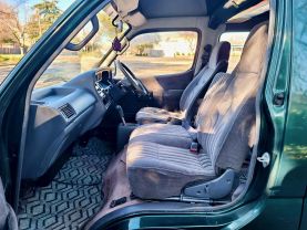 1993 TOYOTA HIACE COMMUTER VAN 3L CONTEMPO