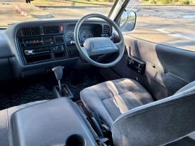 1993 TOYOTA HIACE COMMUTER VAN 3L CONTEMPO