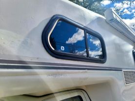 1993 TOYOTA HILUX TRUCK 3L GALAXY