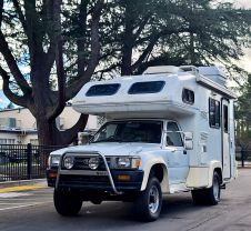 1993 TOYOTA HILUX TRUCK 3L GALAXY