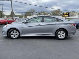 Used 2014 HYUNDAI SONATA SEDAN 4-CYL, HYBRID, 2.4 LITER HYBRID SEDAN 4D - LA Auto Star located in Virginia Beach, VA