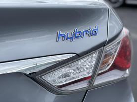 2014 HYUNDAI SONATA SEDAN 4-CYL, HYBRID, 2.4 LITER HYBRID SEDAN 4D - LA Auto Star
