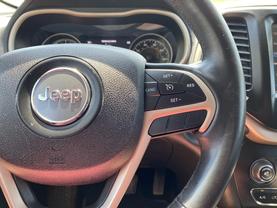 2015 JEEP CHEROKEE SUV V6, 3.2 LITER LIMITED SPORT UTILITY 4D - LA Auto Star