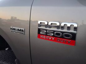 2010 DODGE RAM 2500 CREW CAB PICKUP V8, HEMI, 5.7 LITER SLT PICKUP 4D 8 FT - LA Auto Star in Virginia Beach, VA